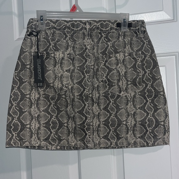 BlankNYC Skirt - Picture 2 of 4